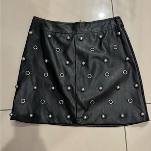 DOBE - pleather black mini skirt with silver detail